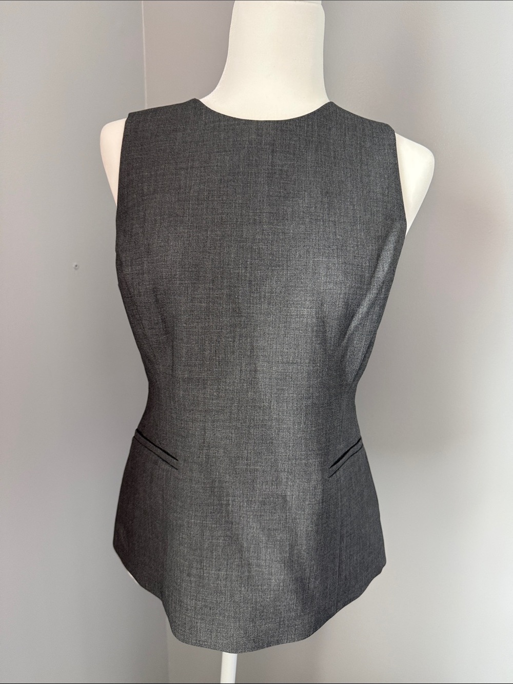 Babaton Charcoal Gray Sleeveless Tailored Tank Top